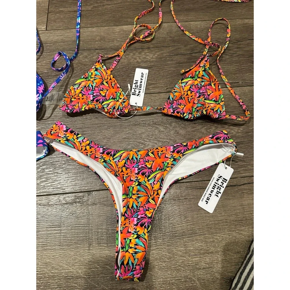 Bikini - Picture 3 of 5